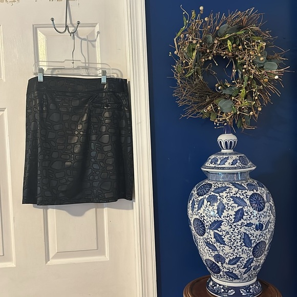 Women’s Jamie Sadock Black Embossed Polyester & Spandex Golf Skort Size Medium - Picture 4 of 9